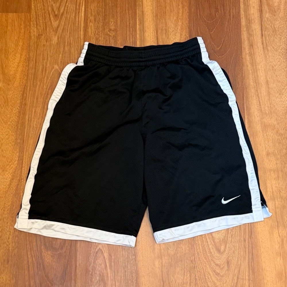 Vintage Y2K Nike Basketball Black White Shorts Men's Size Medium